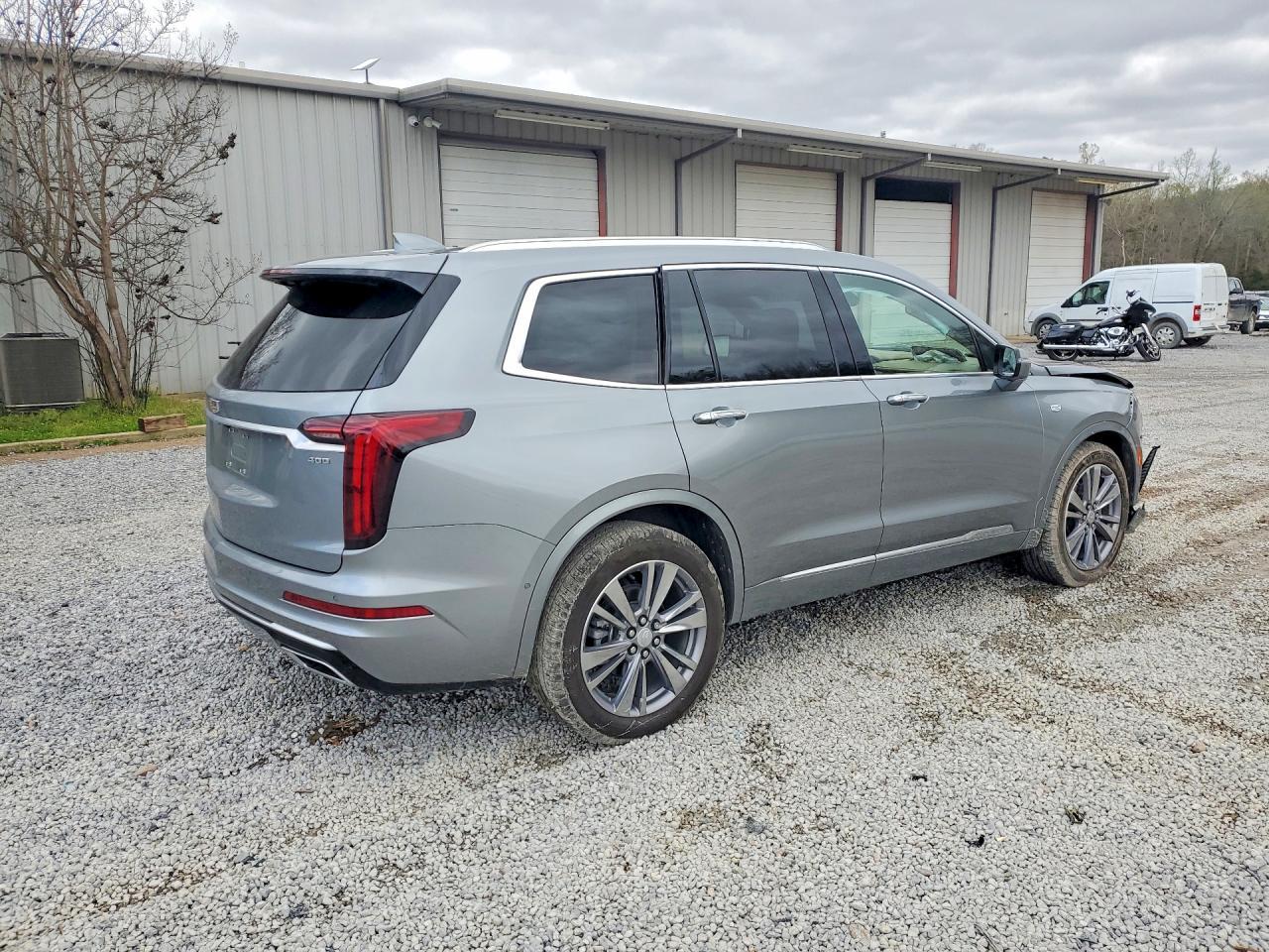 2025 Cadillac Xt6 Platinum Premium Luxury - Image 3