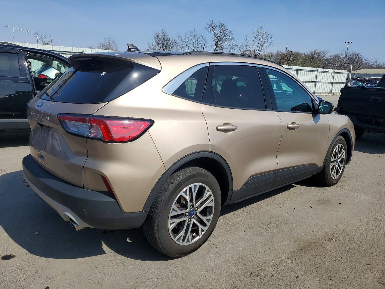 2021 Ford Escape Sel - Фото 3