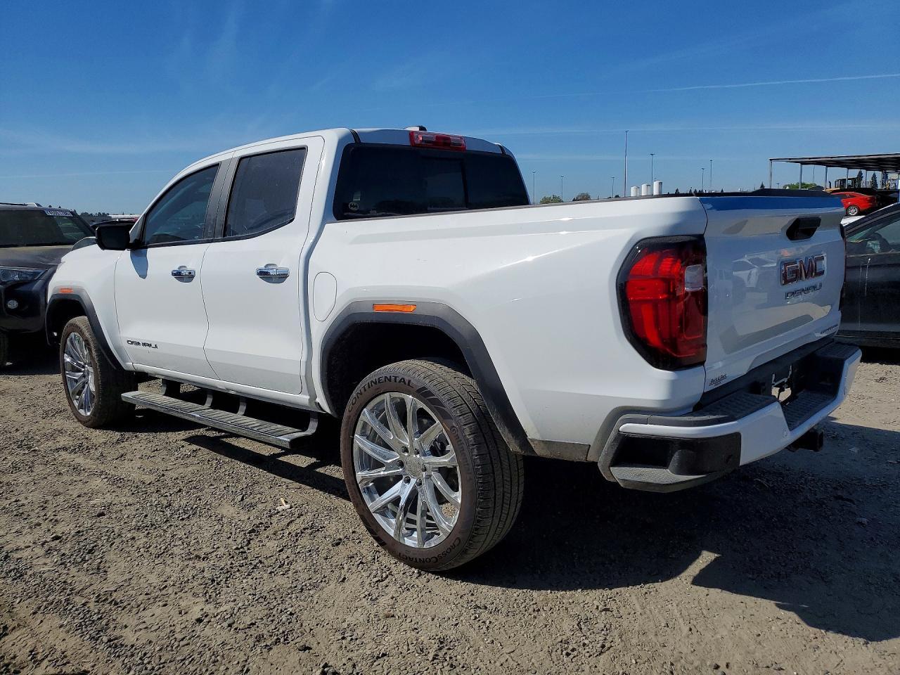 2025 GMC Canyon Denali - Image 2