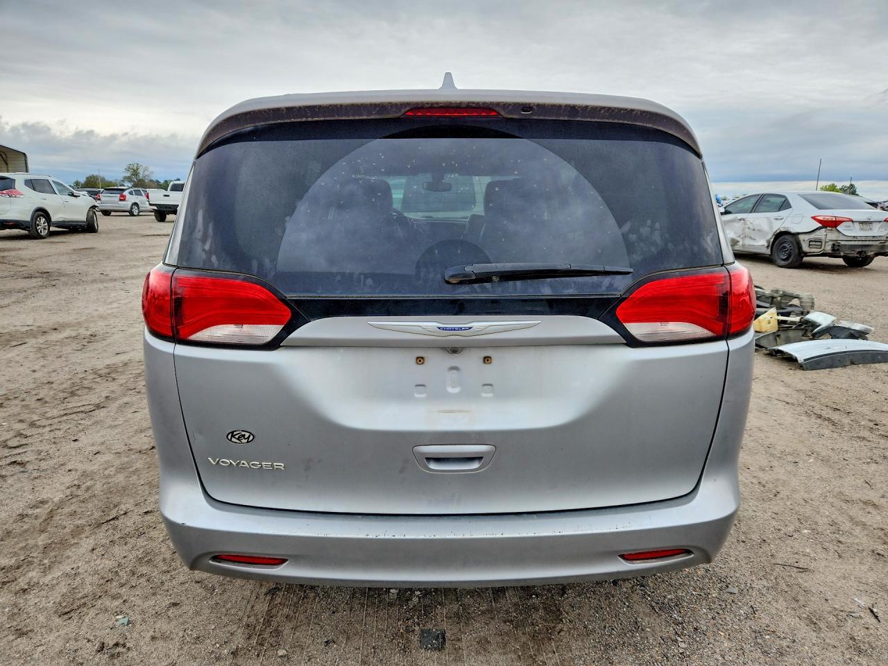2020 Chrysler Voyager Lxi - Фото 6