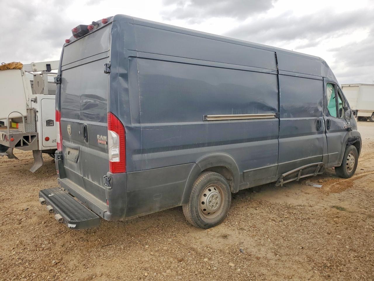 2021 Ram Promaster 3500 Delivery Van - Фото 3
