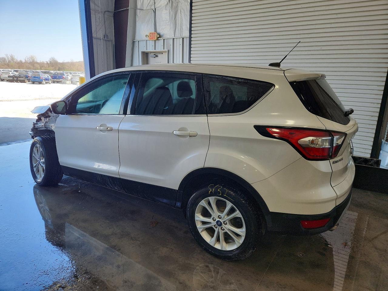 2017 Ford Escape Se - Фото 2