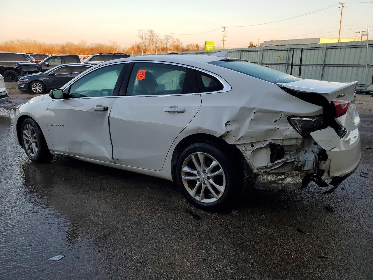 2017 Chevrolet Malibu Lt - Фото 2