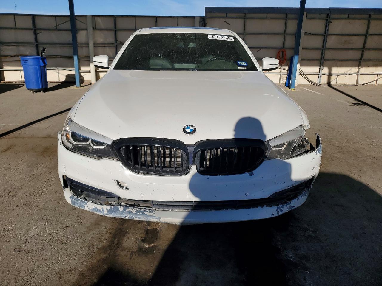 2020 BMW 530 I - Image 5