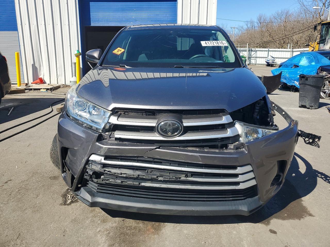 2018 Toyota Highlander Le - Image 5