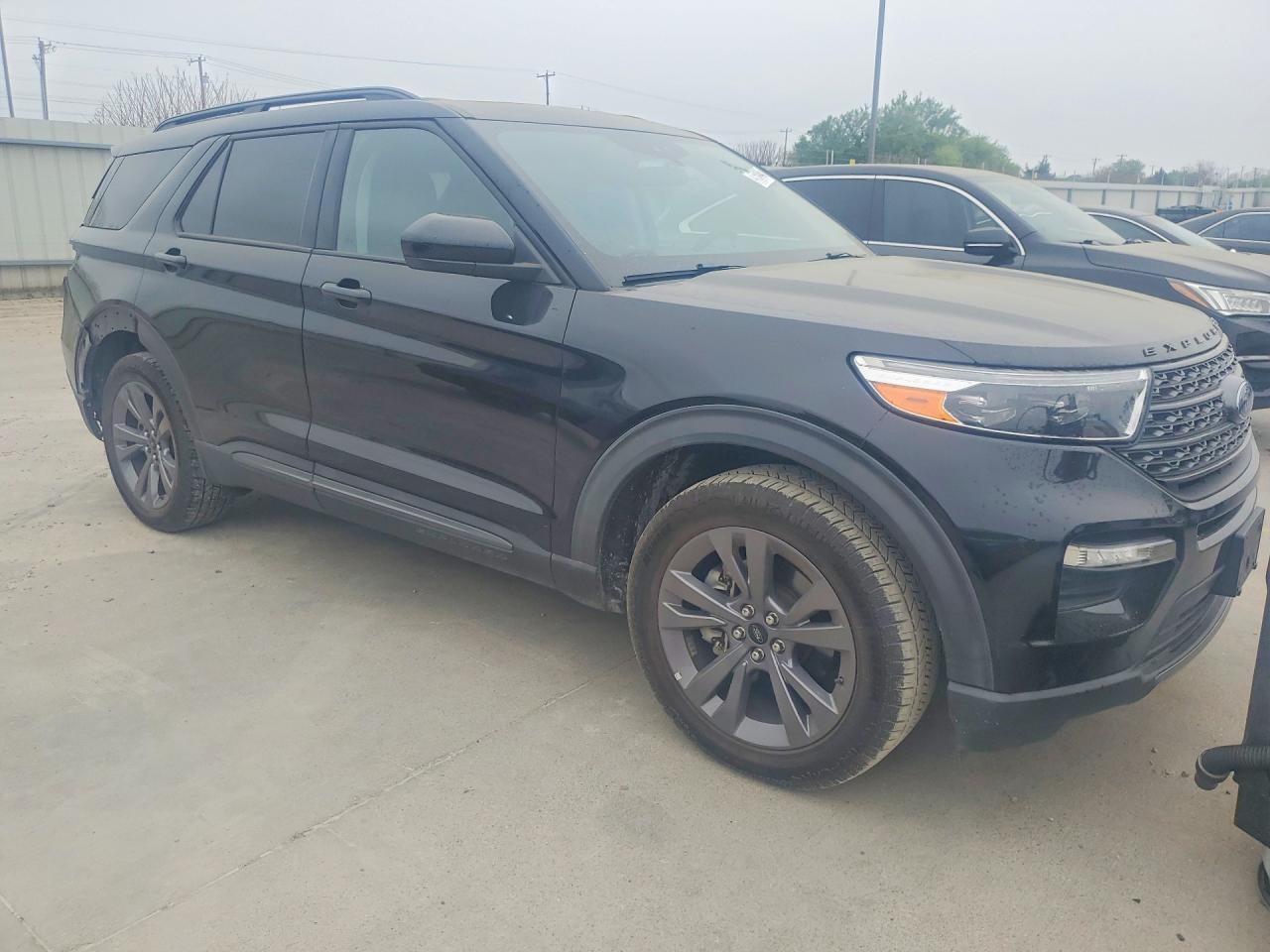 2022 Ford Explorer Xlt - Image 4