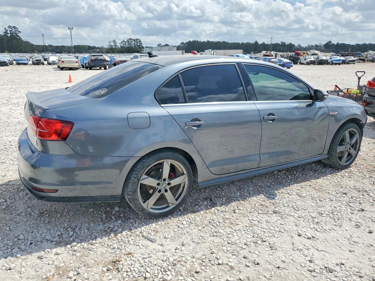 2017 Volkswagen Jetta Gli - Фото 3