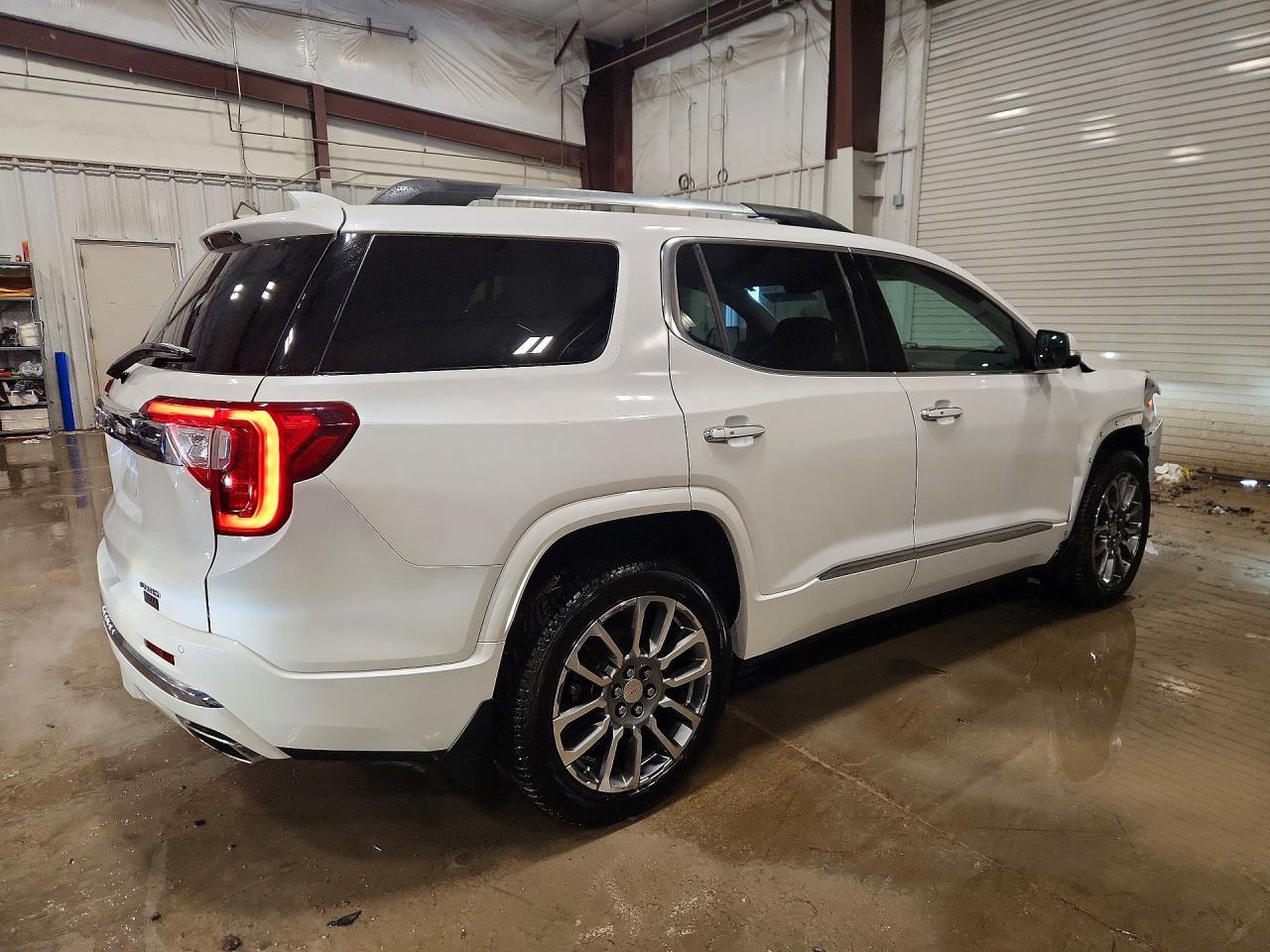 2021 GMC Acadia Denali - Image 3