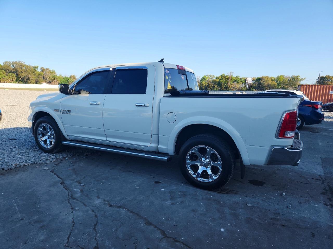 2017 Ram 1500 Laramie - Фото 2