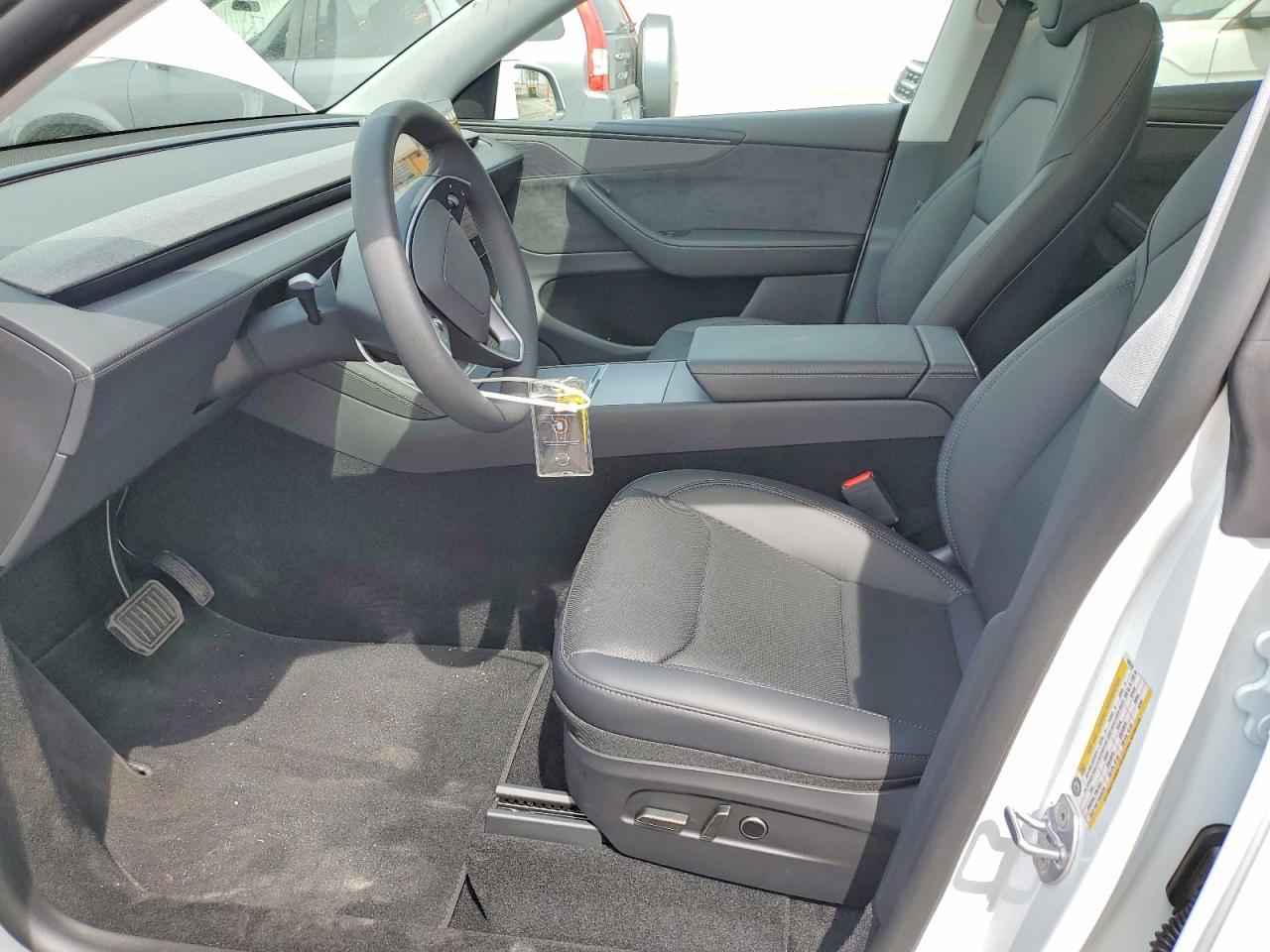 2026 Tesla Model Y - Image 7
