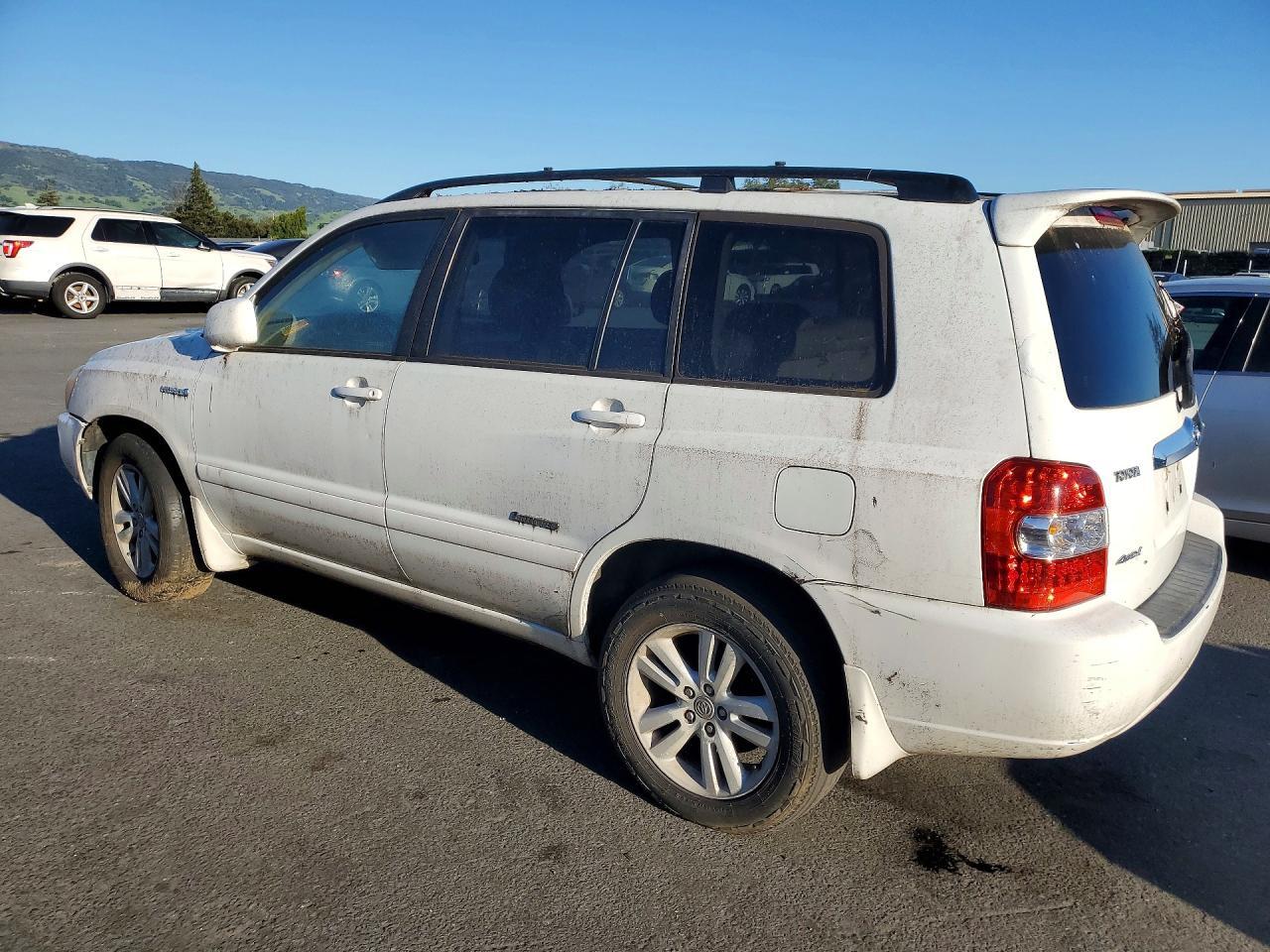 2006 Toyota Highlander Hybrid Limited - Image 2