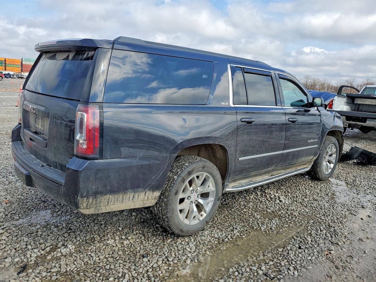 2020 GMC Yukon Xl K1500 Sle - Image 3