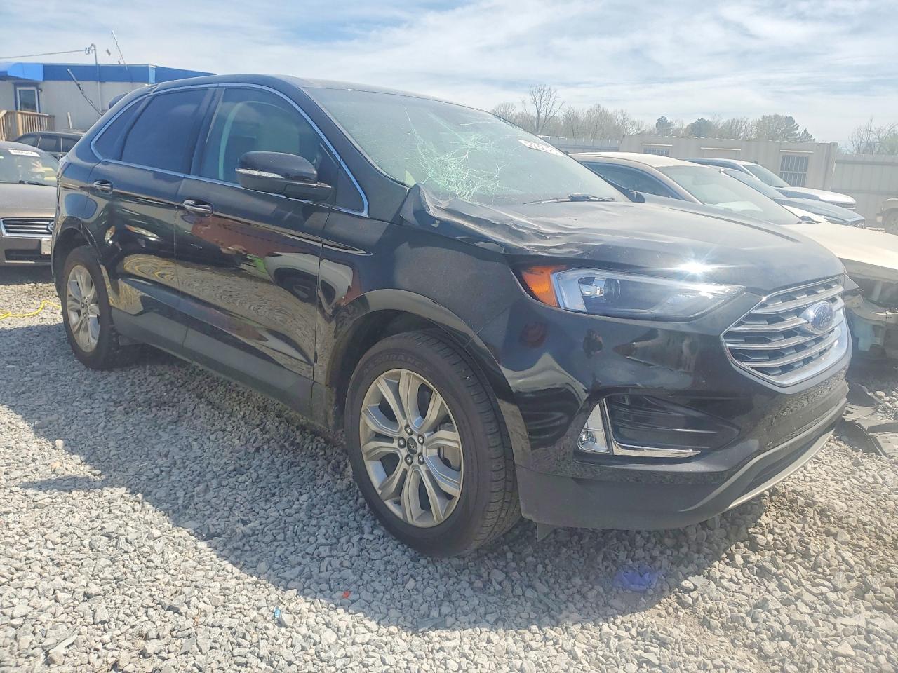 2023 Ford Edge Titanium - Image 4