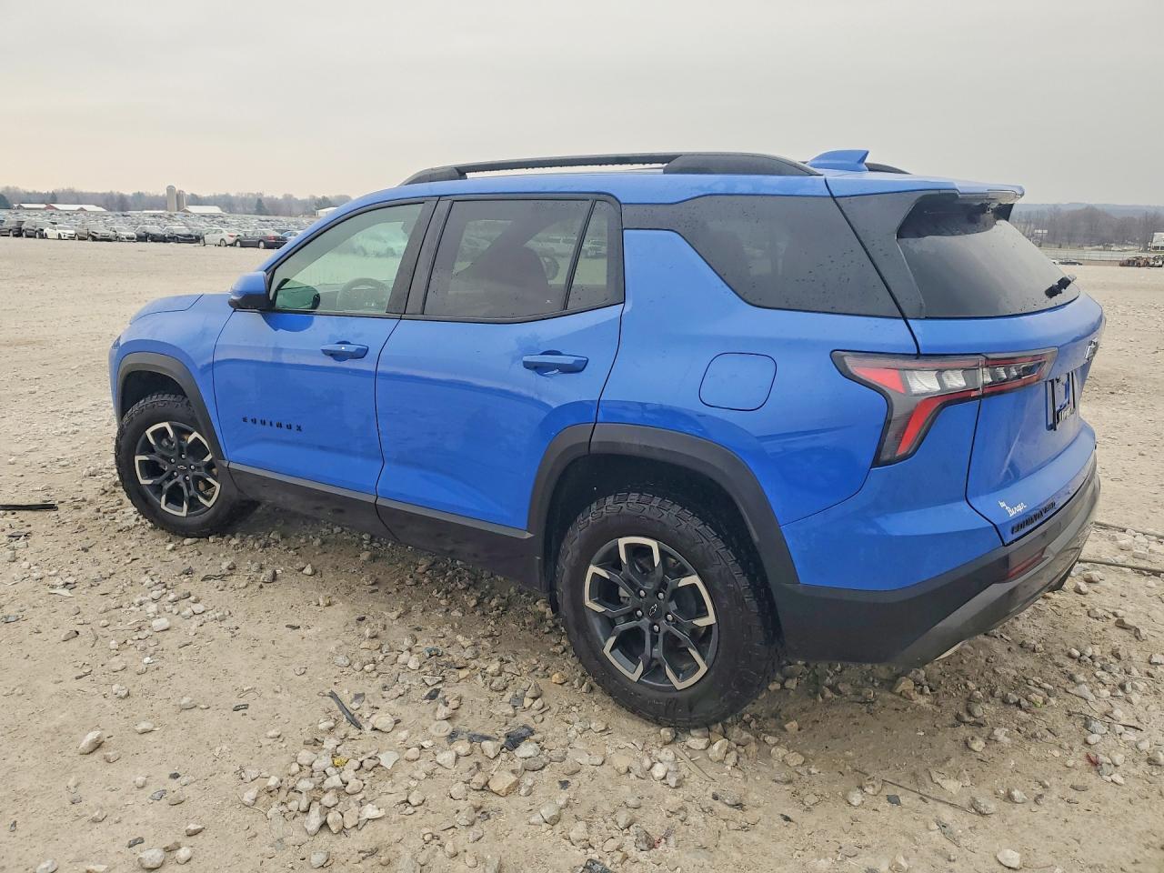 2025 Chevrolet Equinox Activ - Image 2
