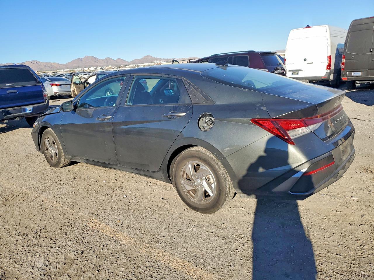 2024 Hyundai Elantra Se - Фото 2