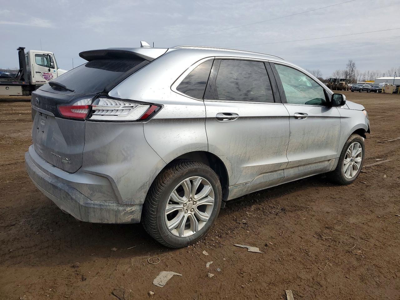 2020 Ford Edge Titanium - Фото 3