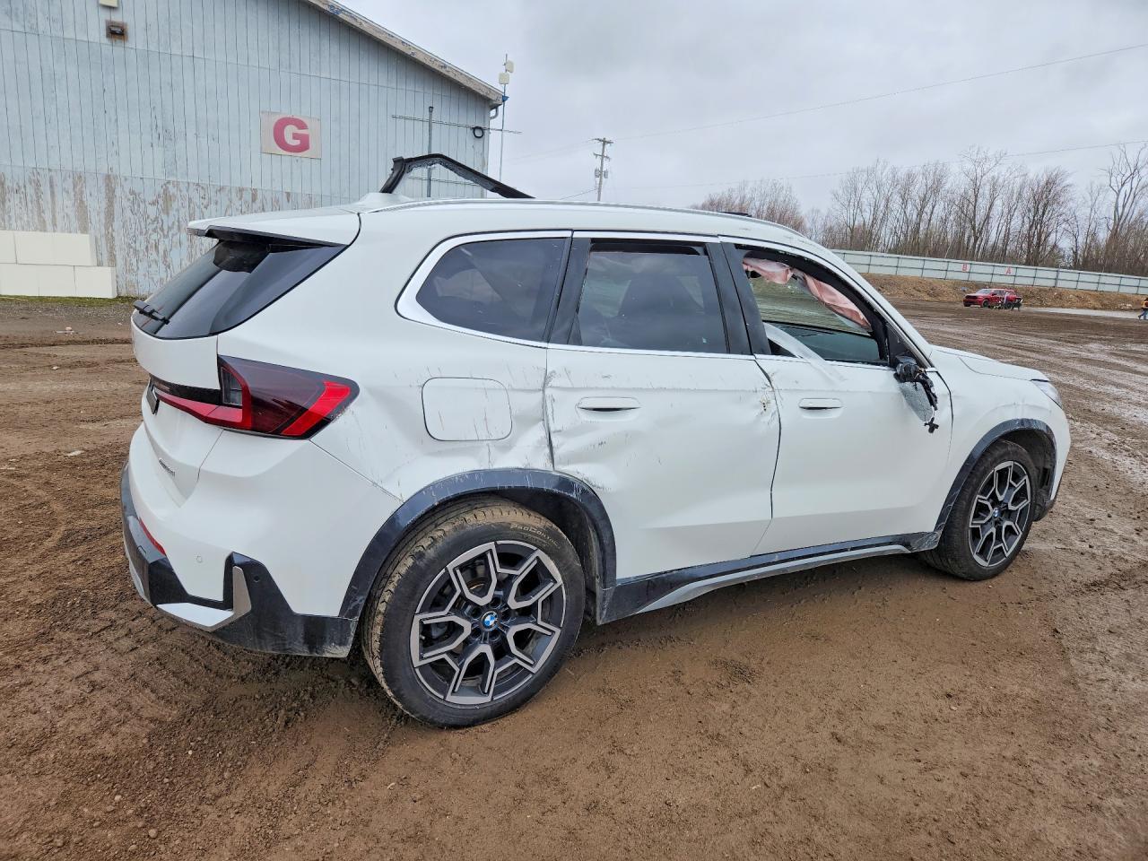 2025 BMW X1 xDrive28I - Фото 3