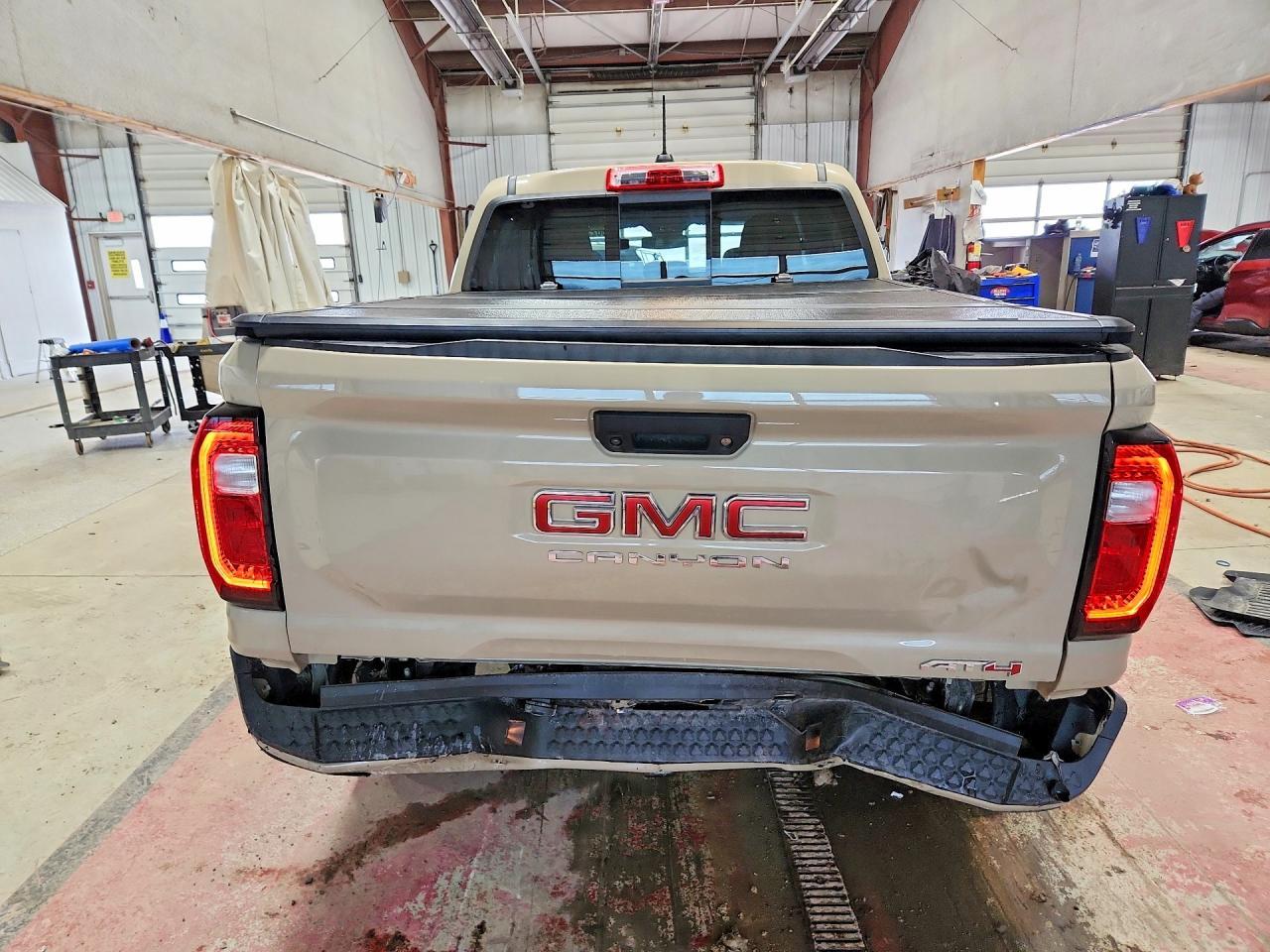 2024 GMC Canyon At4 - Фото 6