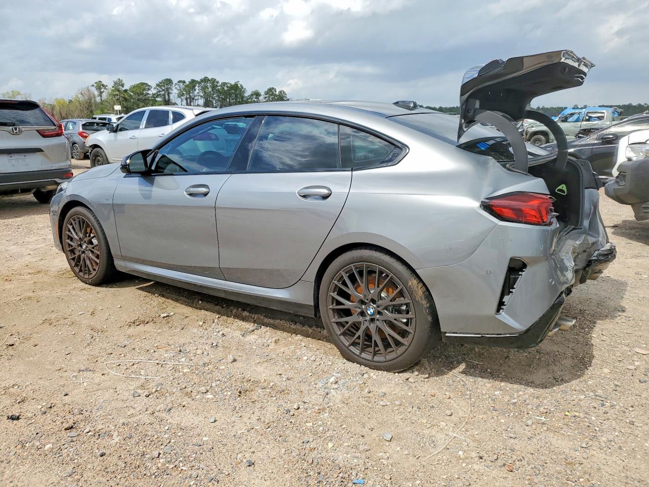 2026 BMW M235Xi - Фото 2