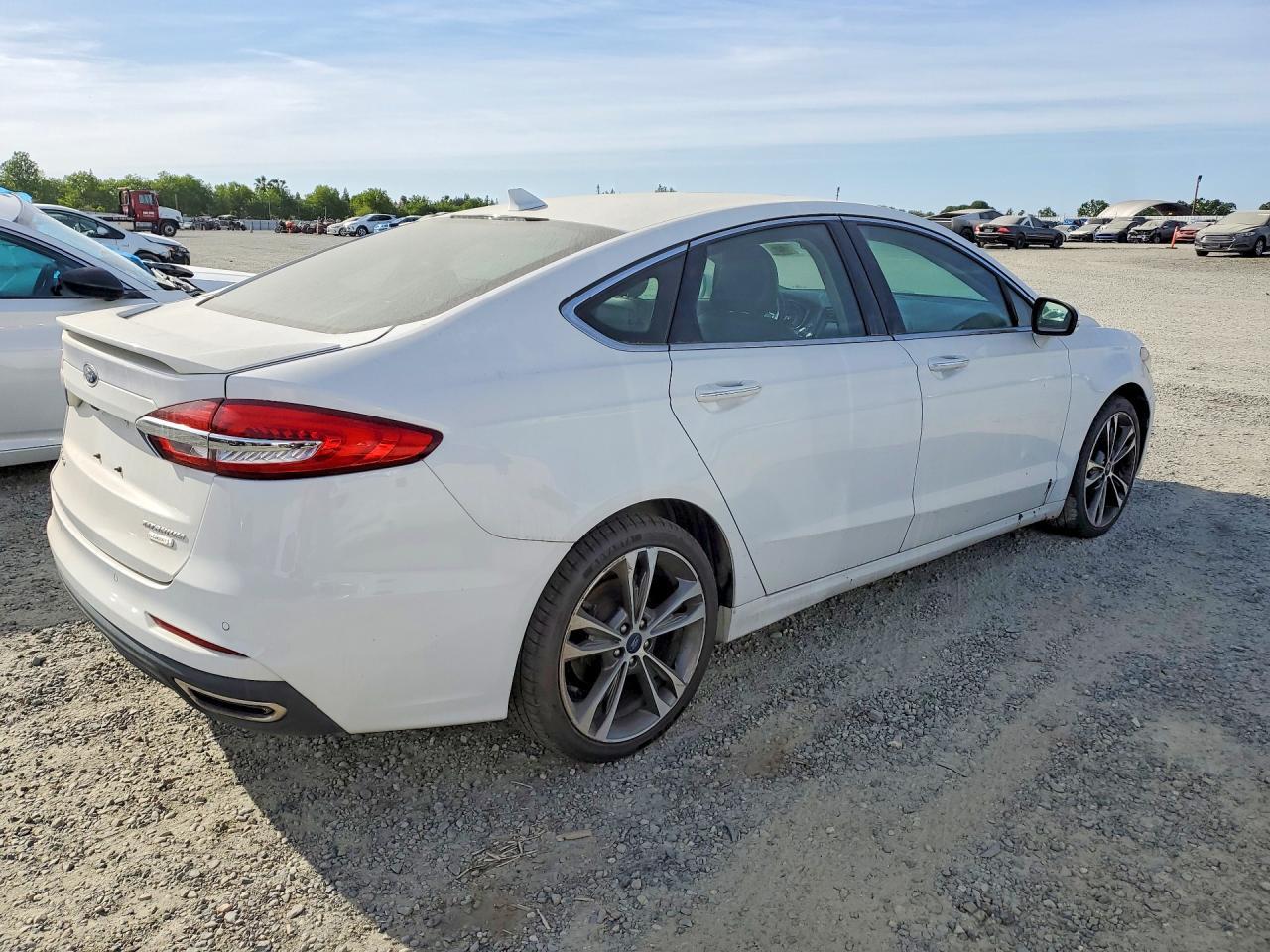 2019 Ford Fusion Titanium - Image 3