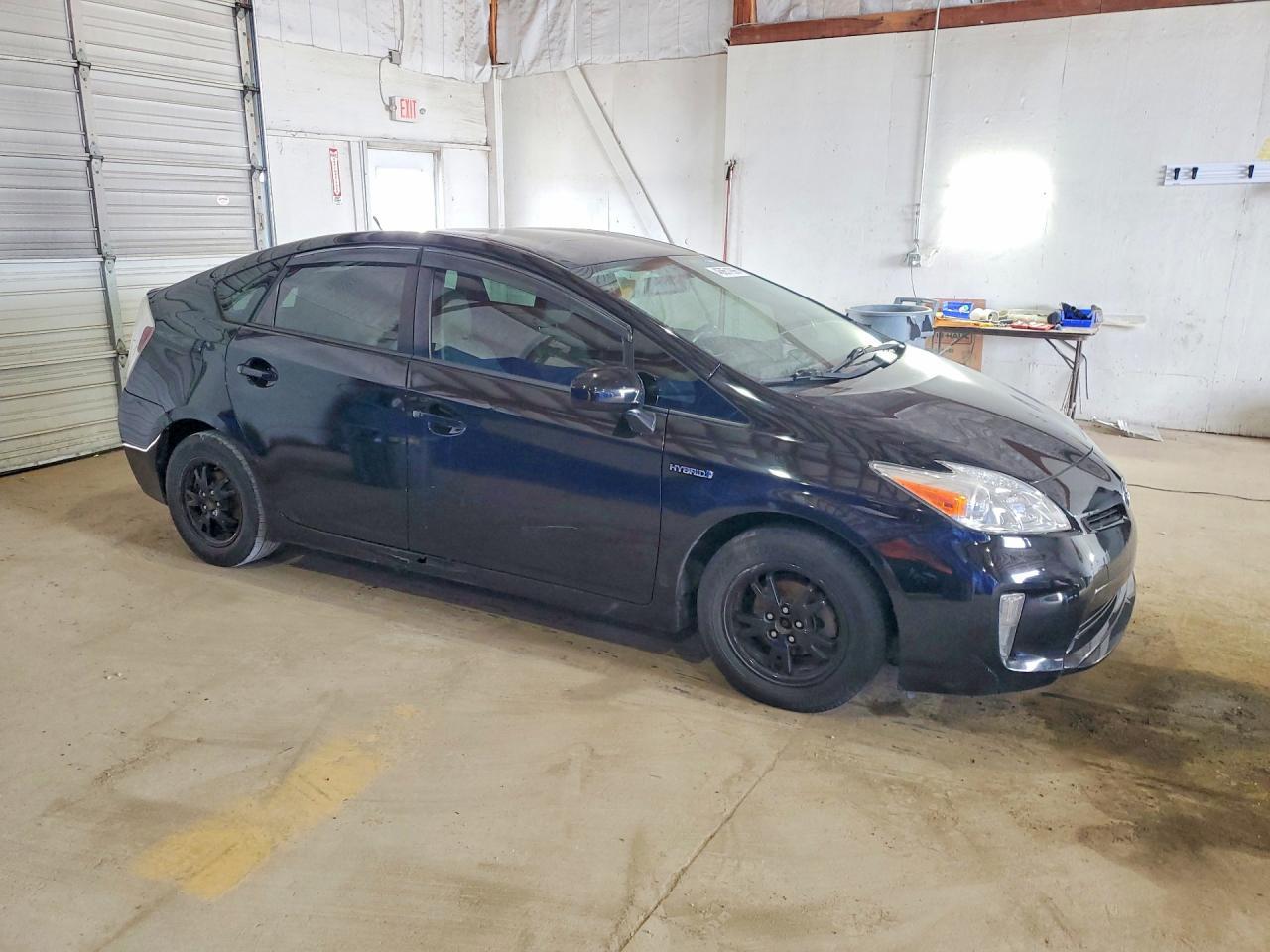 2013 Toyota Prius Two - Фото 4