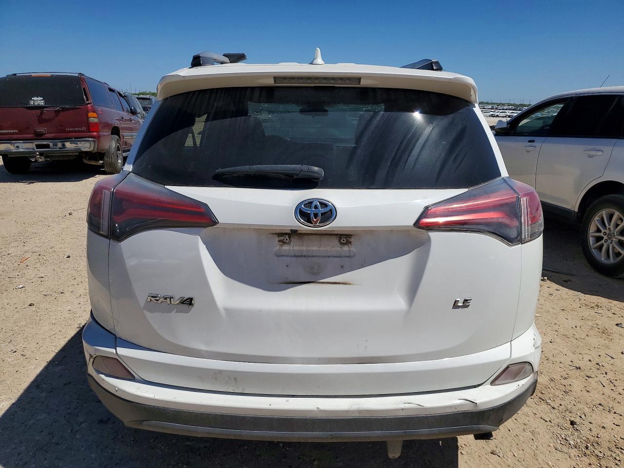 2018 Toyota Rav4 Le - Image 6