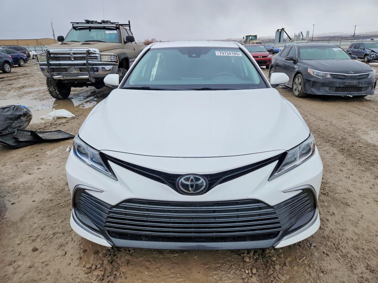 2022 Toyota Camry Le - Фото 5