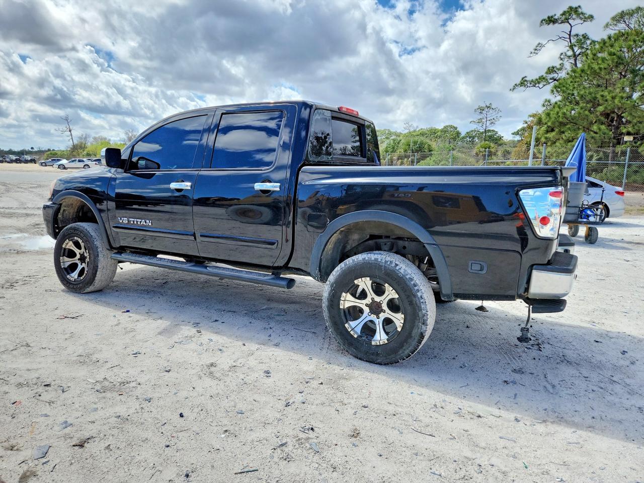 2015 Nissan Titan Sv - Фото 2