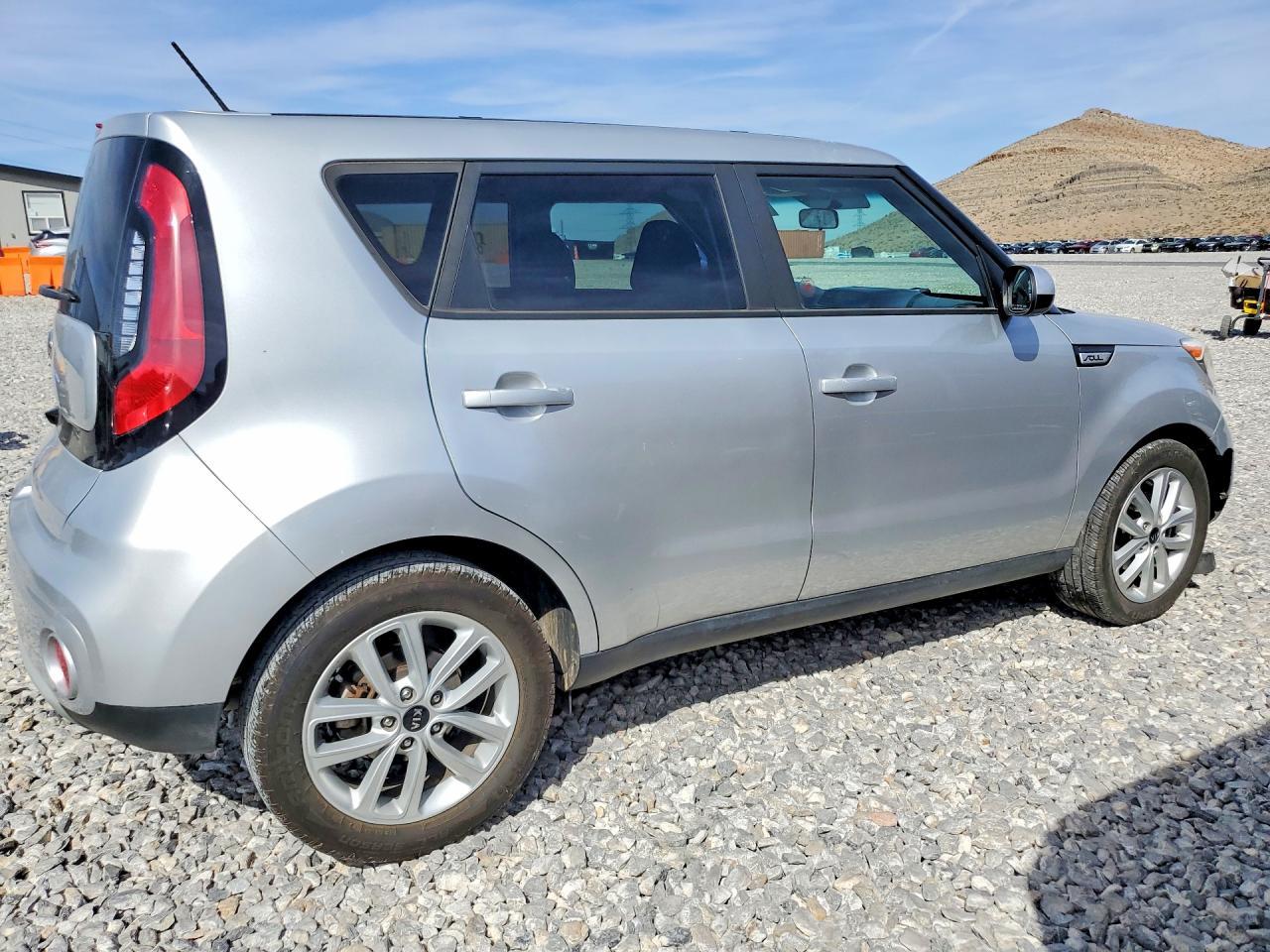 2019 Kia Soul + - Image 3