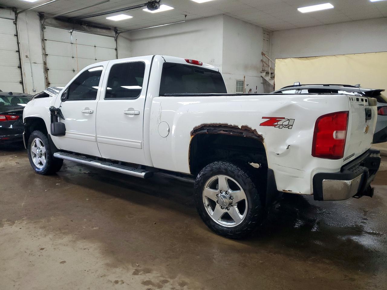 2012 Chevrolet Silverado K2500 Heavy Duty Ltz - Image 2