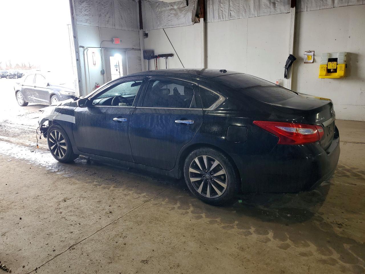 2017 Nissan Altima 2.5 Sv - Image 2
