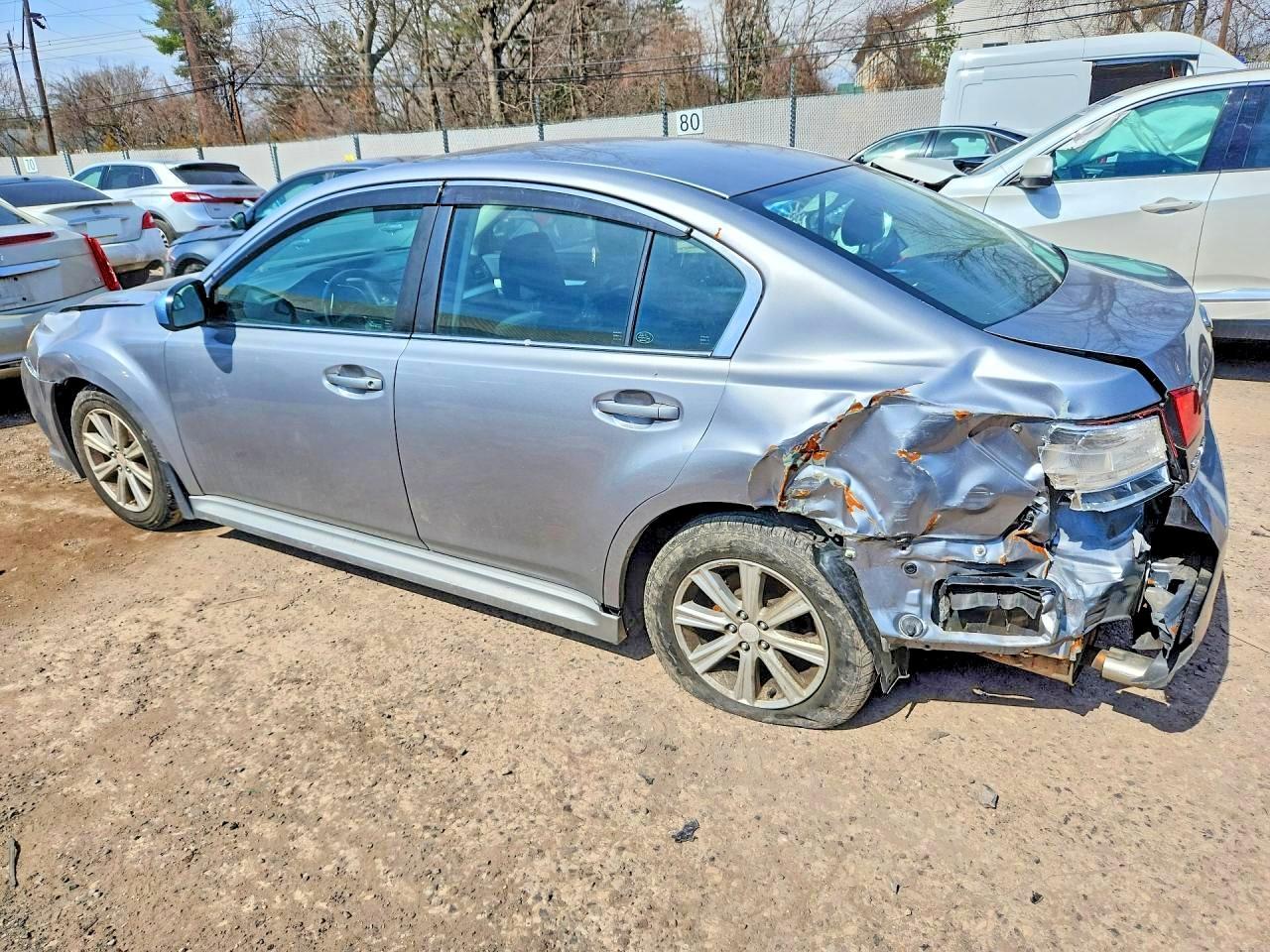 2010 Subaru Legacy 2.5I Premium - Фото 2
