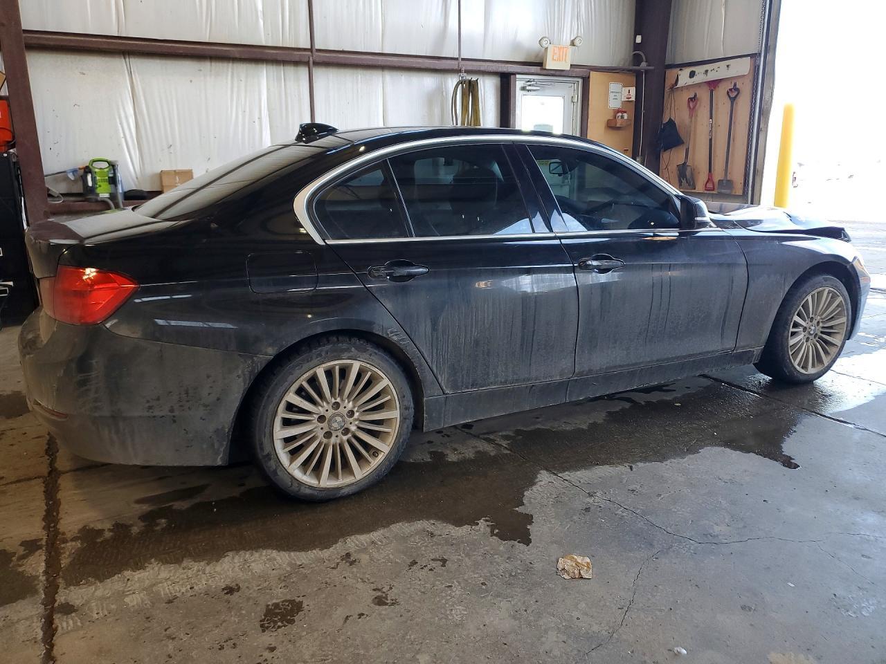 2015 BMW 320 I xDrive - Фото 3