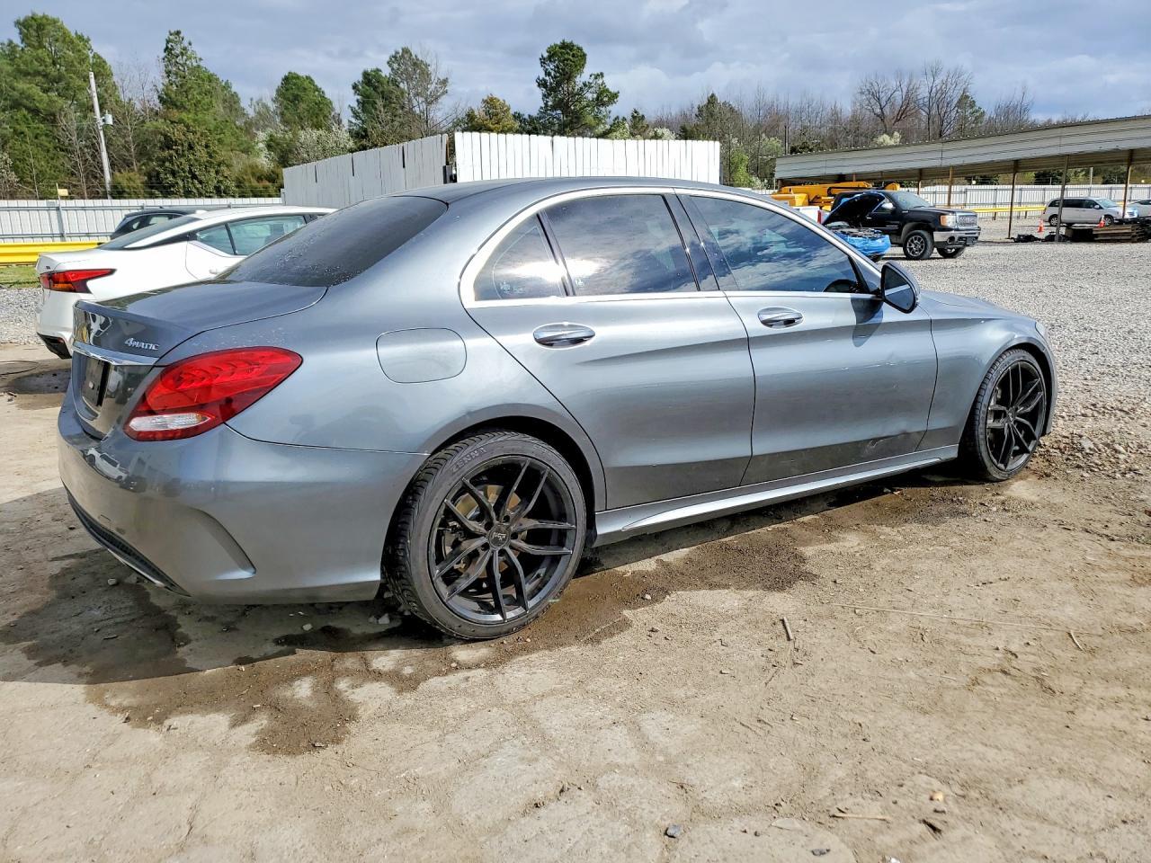 2017 Mercedes-Benz C 300 4Matic - Фото 3