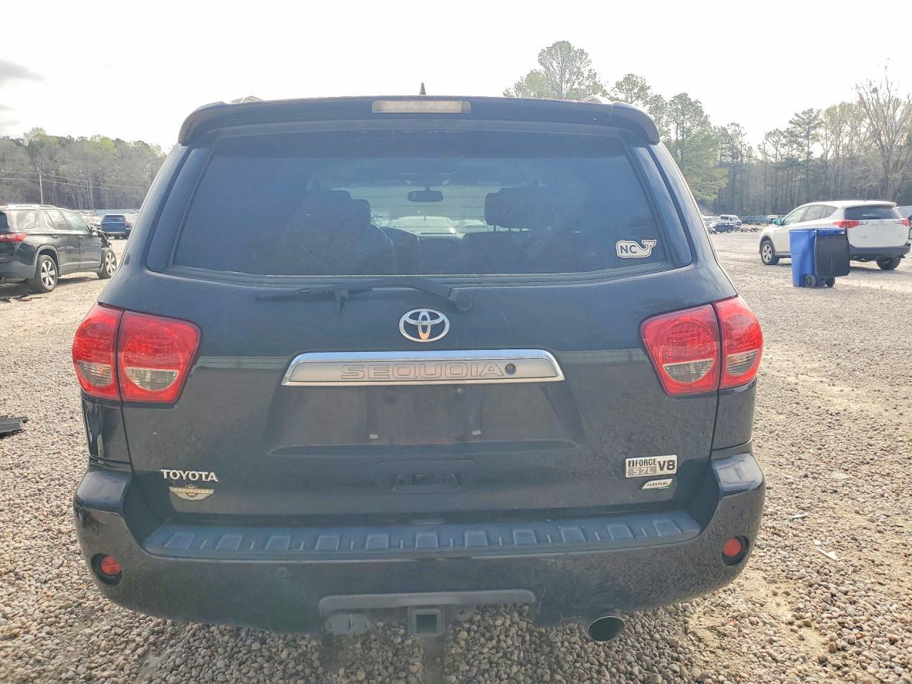 2010 Toyota Sequoia Platinum - Image 6