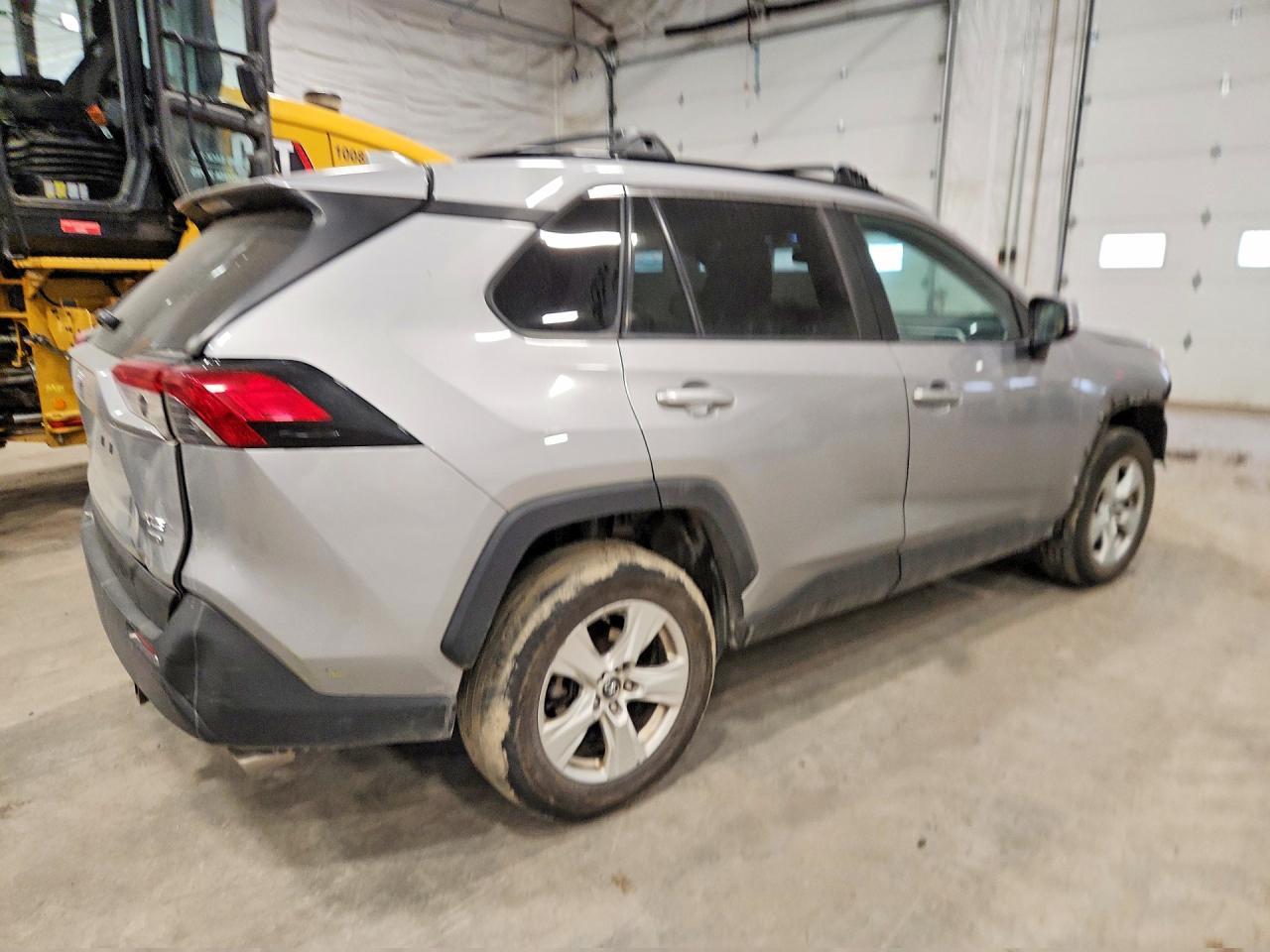 2019 Toyota Rav4 Xle - Image 3