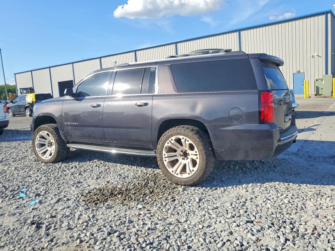 2015 Chevrolet Suburban C1500 Ltz - Image 2