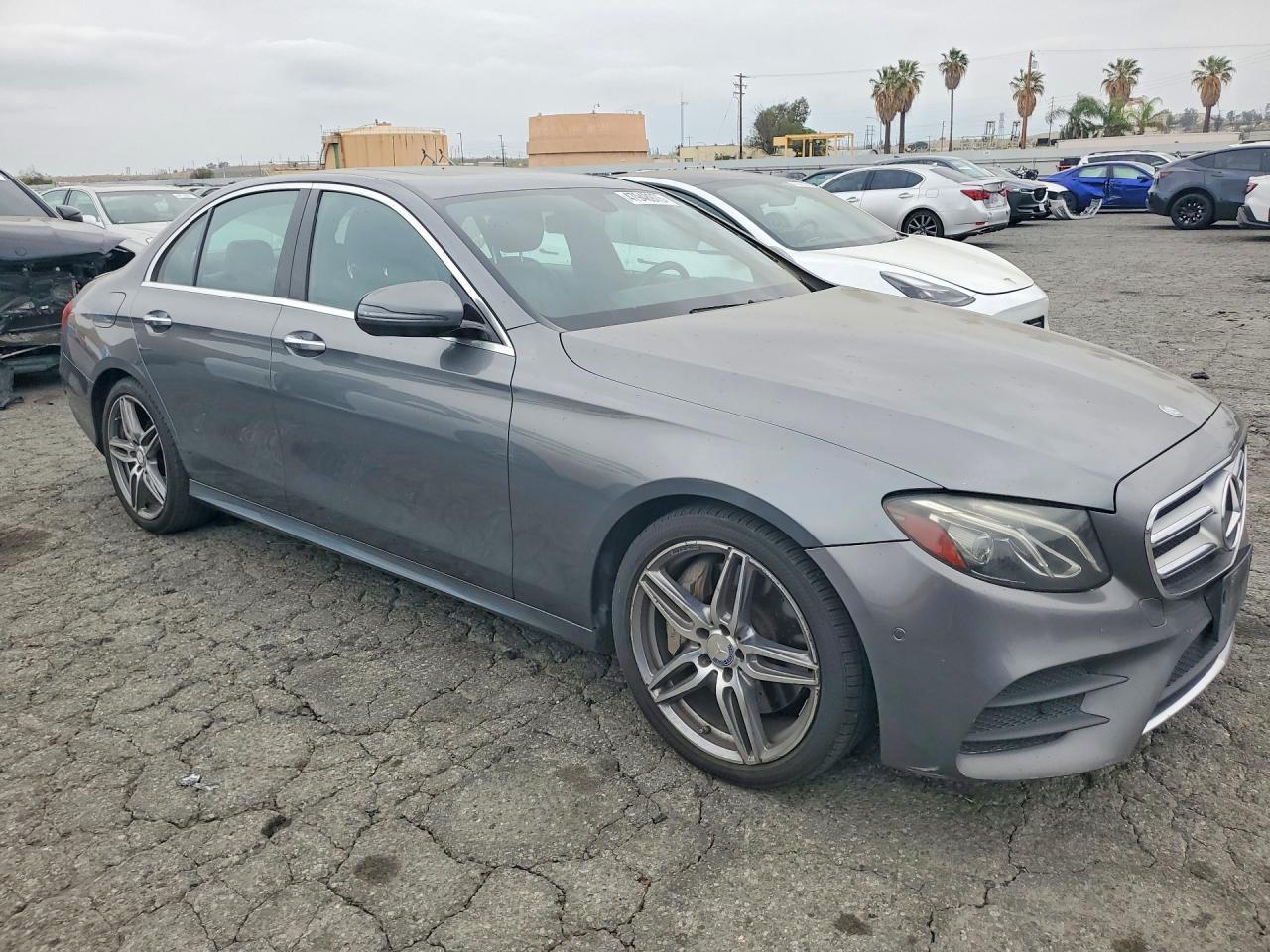 2017 Mercedes-Benz E 300 4Matic - Фото 4