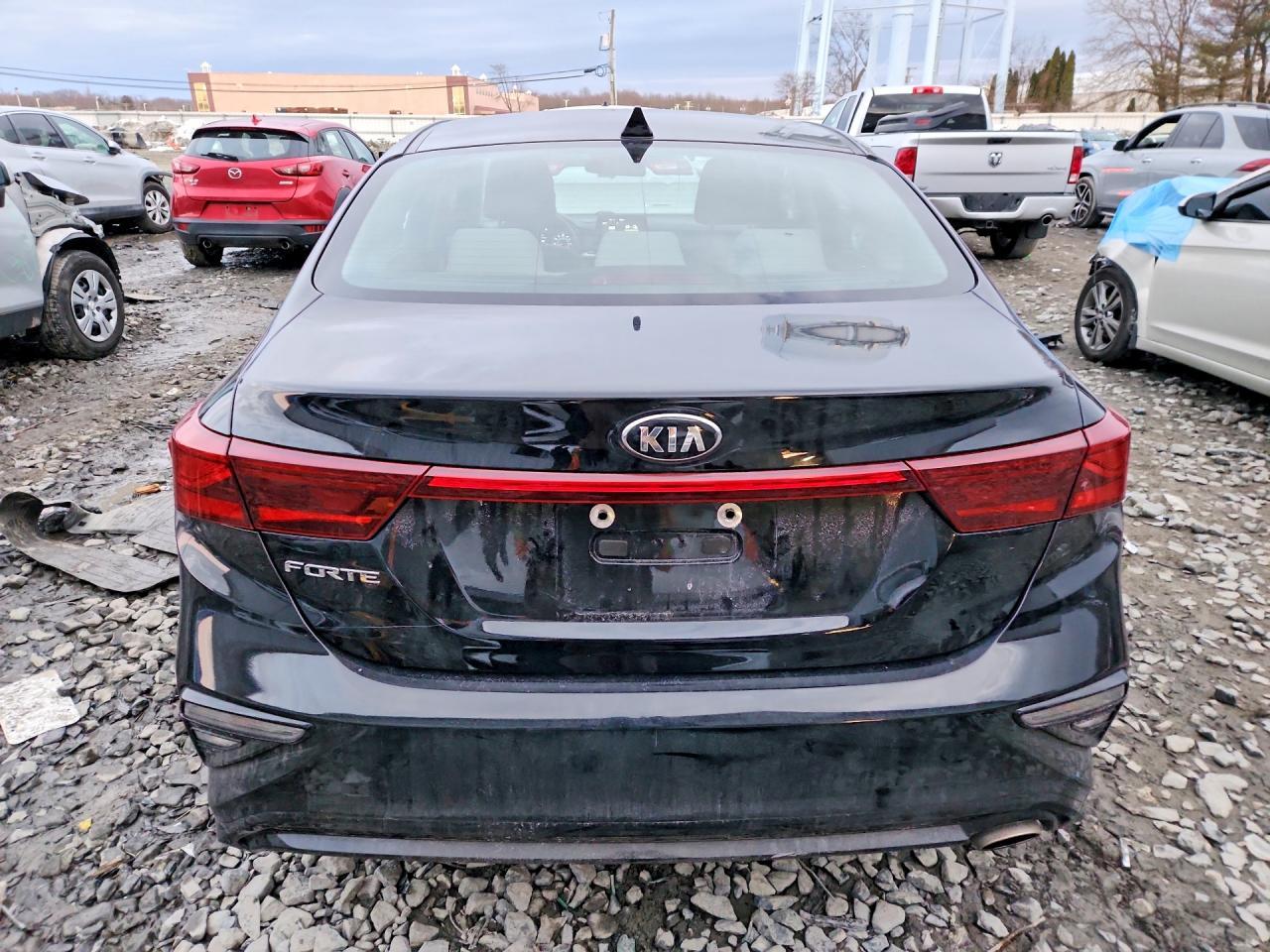 2019 Kia Forte Lxs - Image 6