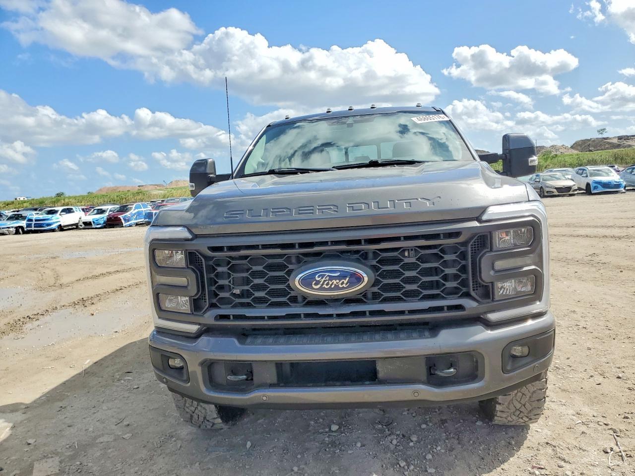 2023 Ford F250 Super Duty - Фото 5