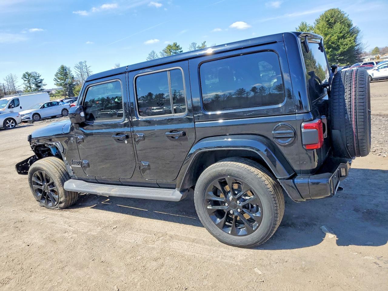 2023 Jeep Wrangler Sahara - Фото 2