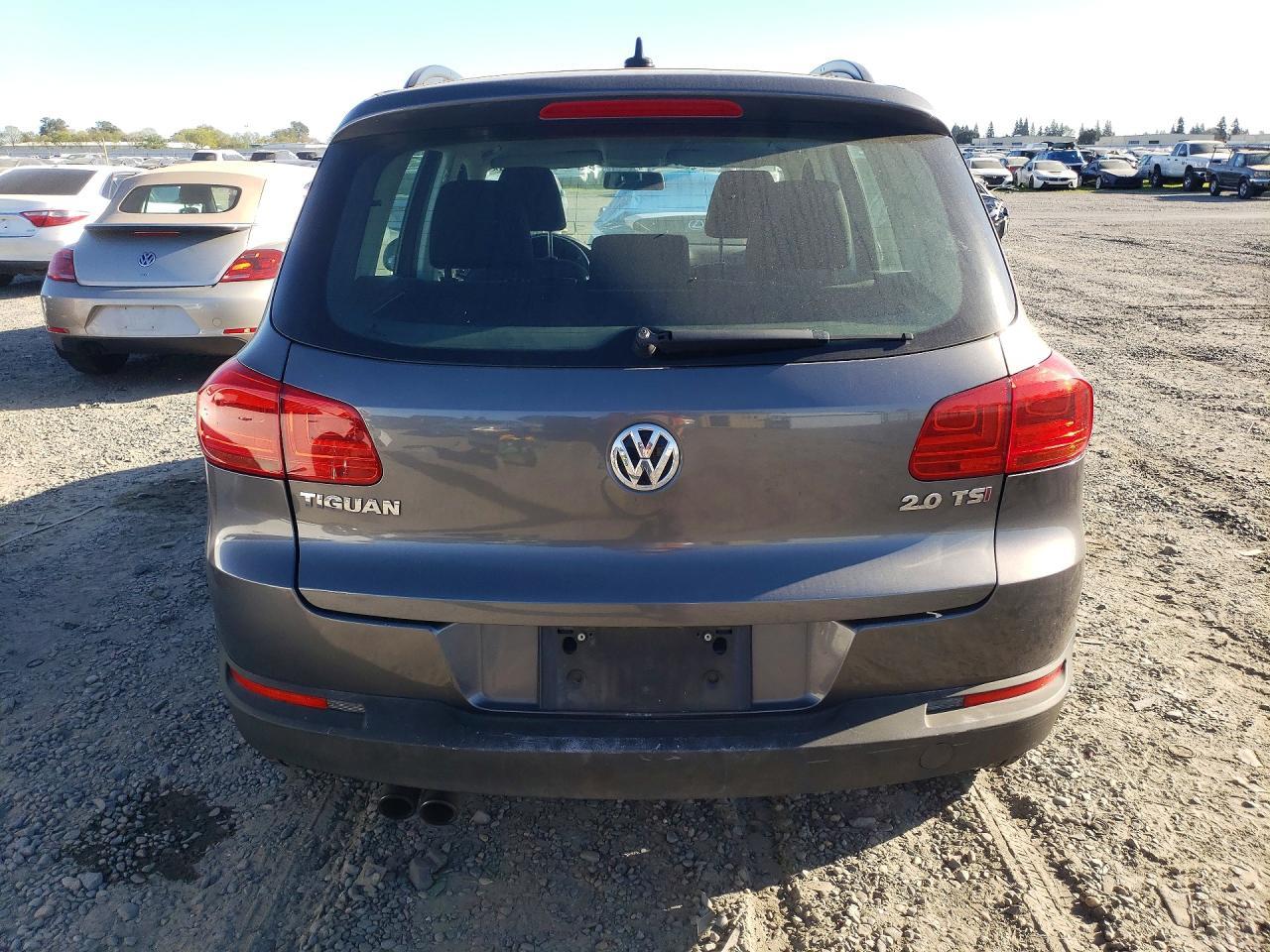 2015 Volkswagen Tiguan S - Image 6