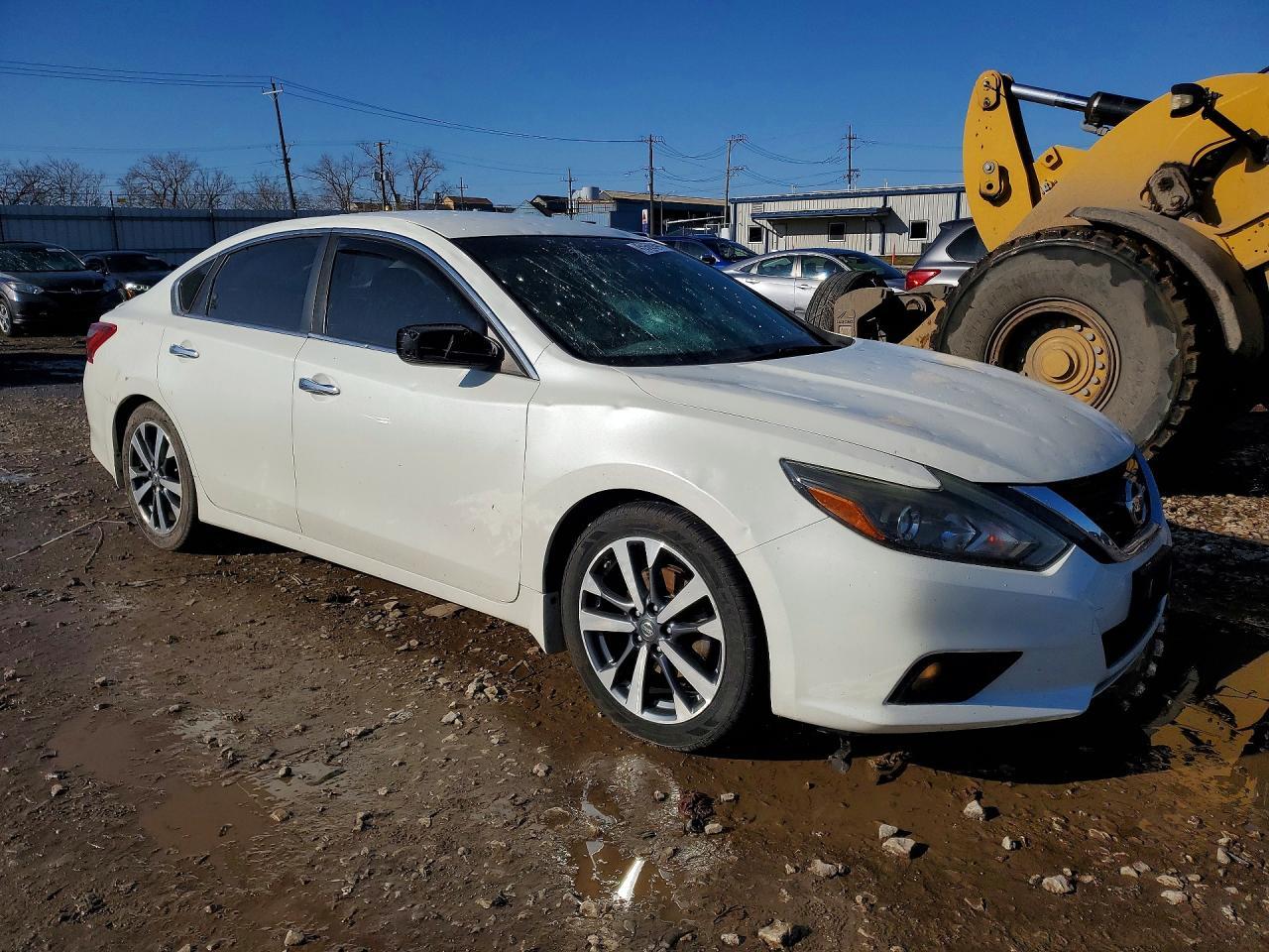 2017 Nissan Altima 2.5 Sr - Image 4
