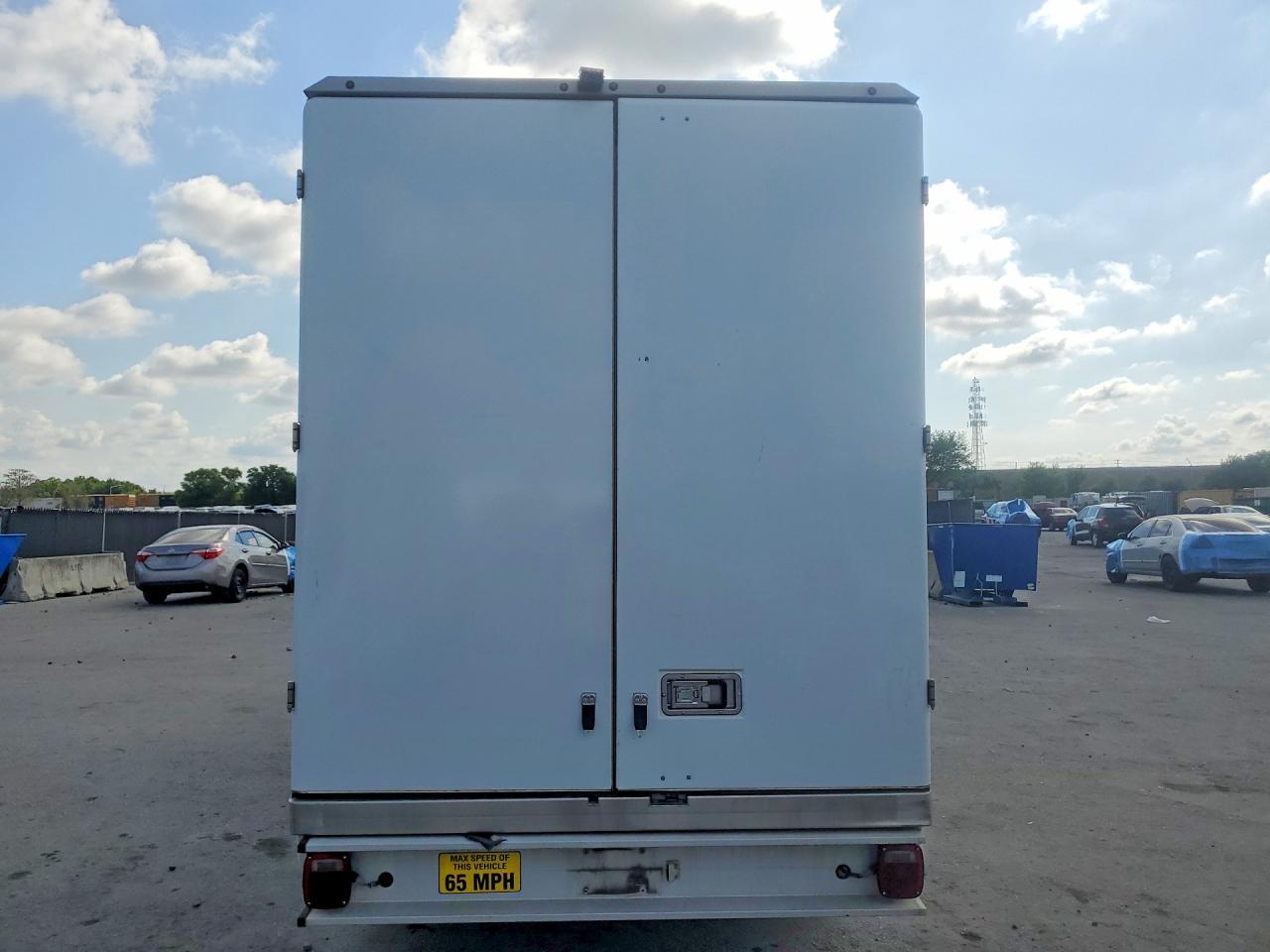 2020 Ford Transit Delivery Truck - Image 6