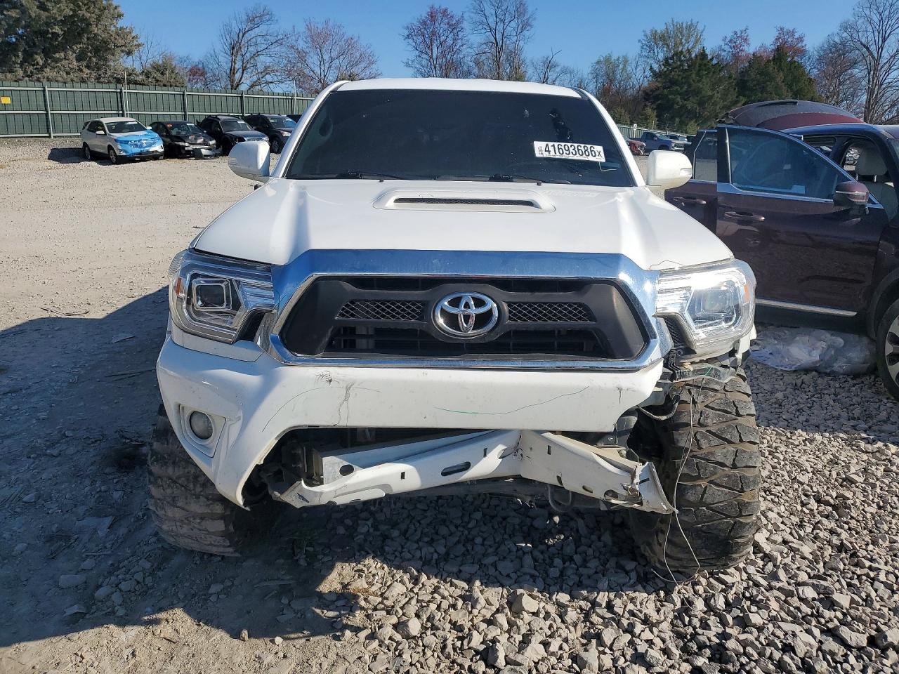 2015 Toyota Tacoma V6 - Image 5