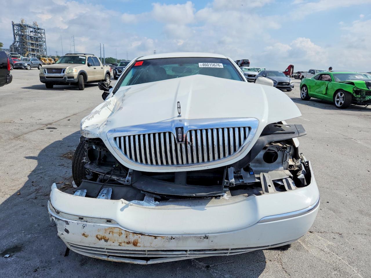 2004 Lincoln Town Car Executive - Фото 5