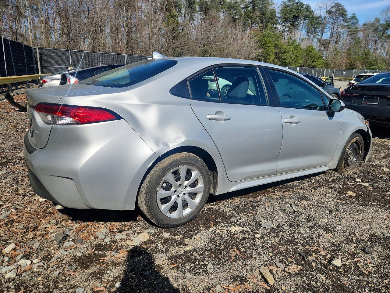 2025 Toyota Corolla Le - Фото 3