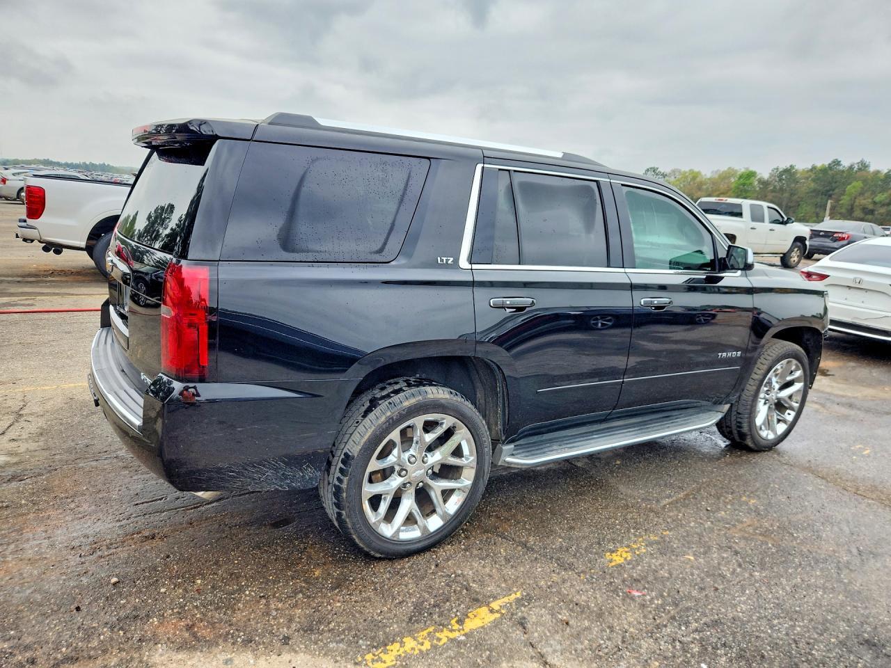 2016 Chevrolet Tahoe C1500 Ltz - Image 3