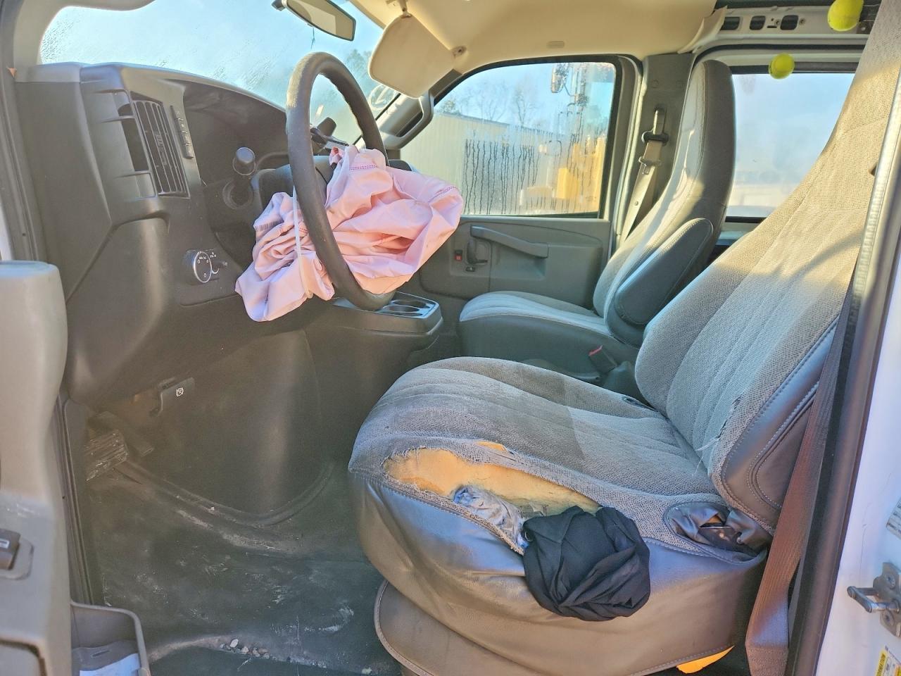 2017 GMC Savana G2500 - Image 7