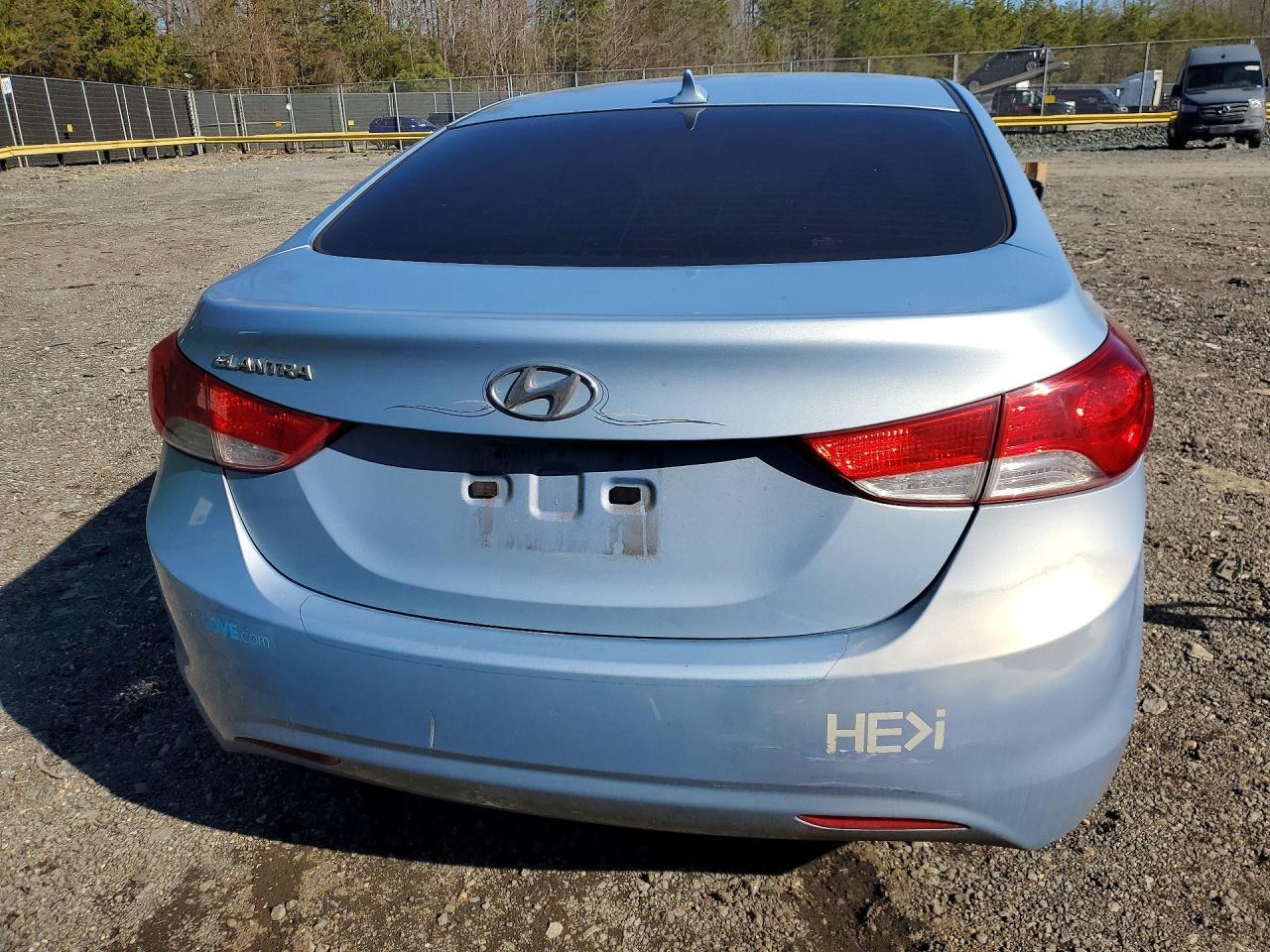 2011 Hyundai Elentra - Фото 6